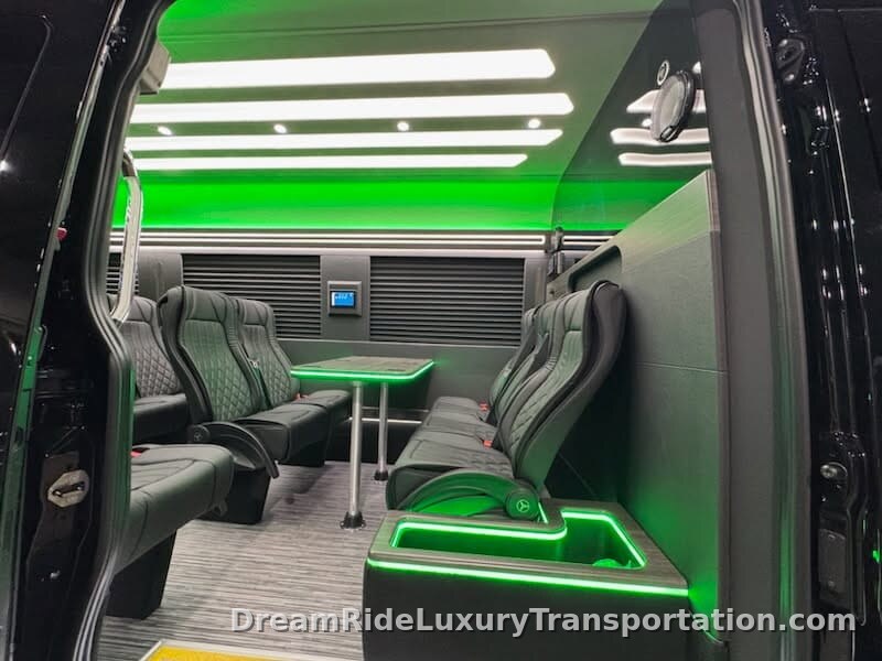 Mercedes Sprinter Executive Edition — photo 4 of 5