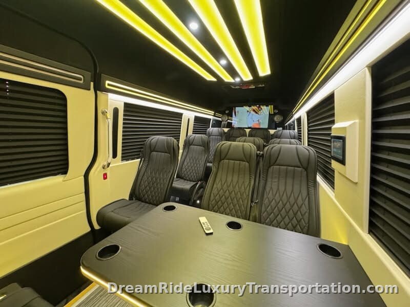 Mercedes Sprinter Executive Edition — photo 2 of 5