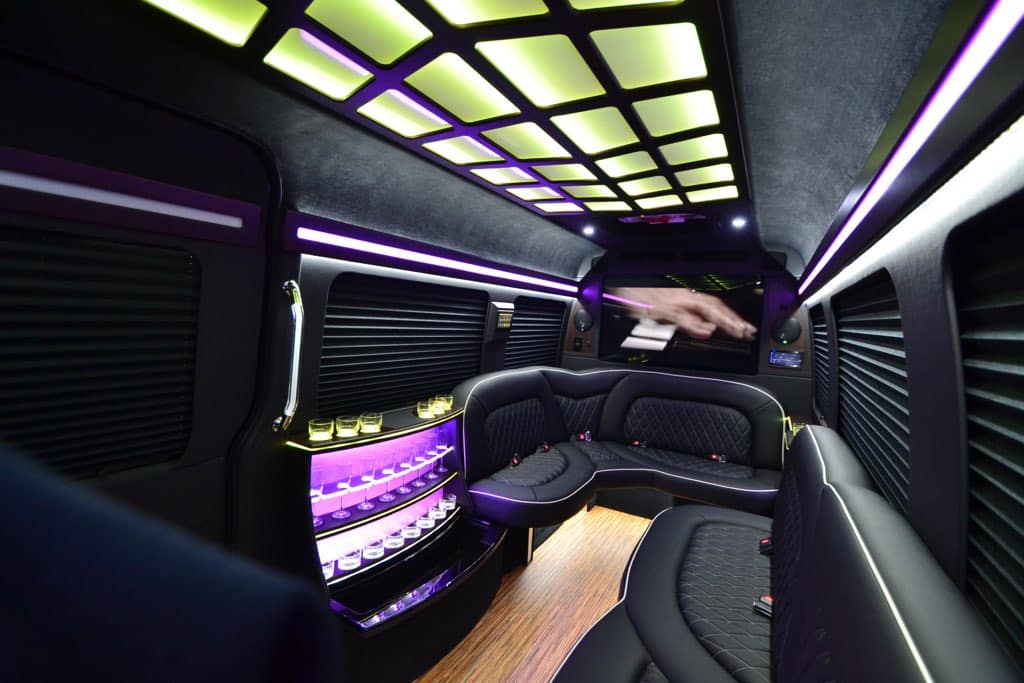 5 Reasons to Choose a Luxury Party Bus for an Upcoming Event in Fort Lauderdale