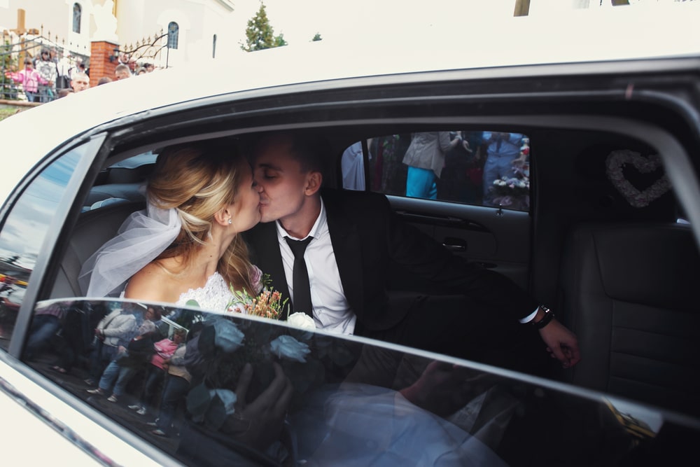 Who Should Use a Luxury Limo Service for Weddings in Fort Lauderdale?